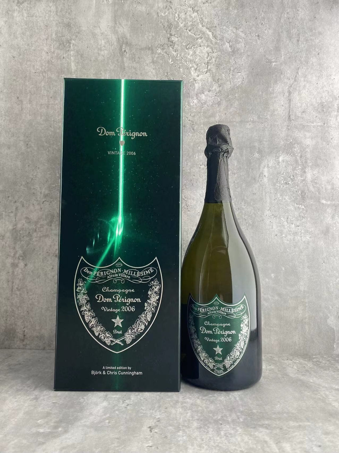 ワイン Dom Perignon Vintage 2006 750ml Dom Perignon Vintage with Gift Box 2006 | Wine.com